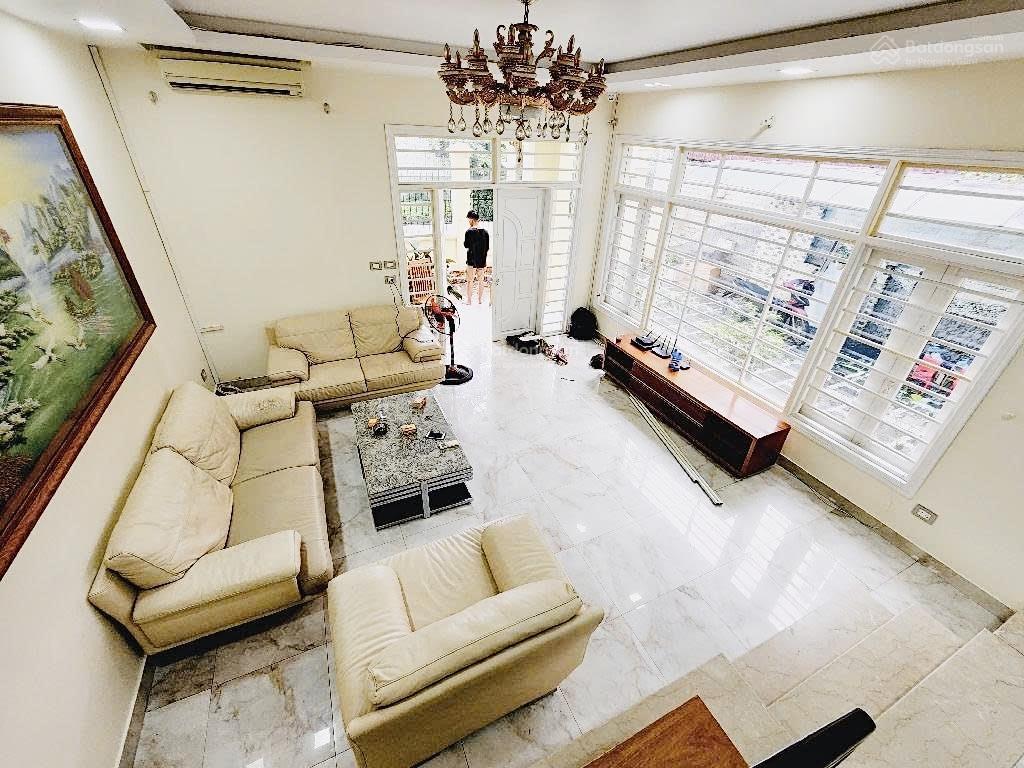 Hiếm! giá đầu tư. bán biệt thự việt hưng, dt 221m2 x 11m. giá 51 tỷ. sân vườn, vỉa hè, ô tô đỗ