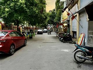 Bán nhà kim giang 44m 4 tầng 5m mặt tiền ô tô đỗ cổng vị trí đẹp ở kinh doanh