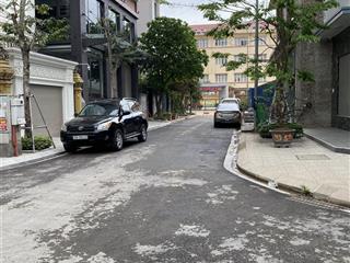 Bán nhà nguyễn xiển 156m2 8 tầng 7m mặt tiền đang cho thuê 140 triệu 1 tầng hầm 7 tầng nổi