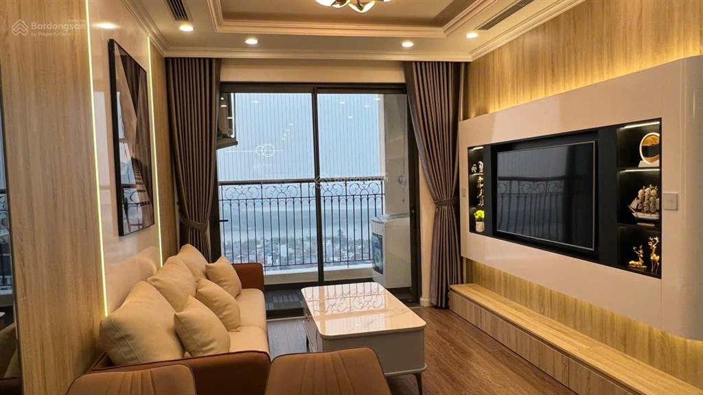 Cần bán căn 80m2 view sông hồng tầng cao cc sunshine riverside
