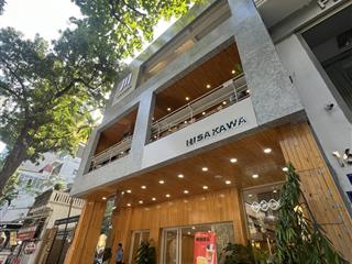 Cho thuê nhà mặt phố hai bà trưng, diện tích t1 100m2, t23 200m2, mặt tiền 15m sẵn form nhà hàng.
