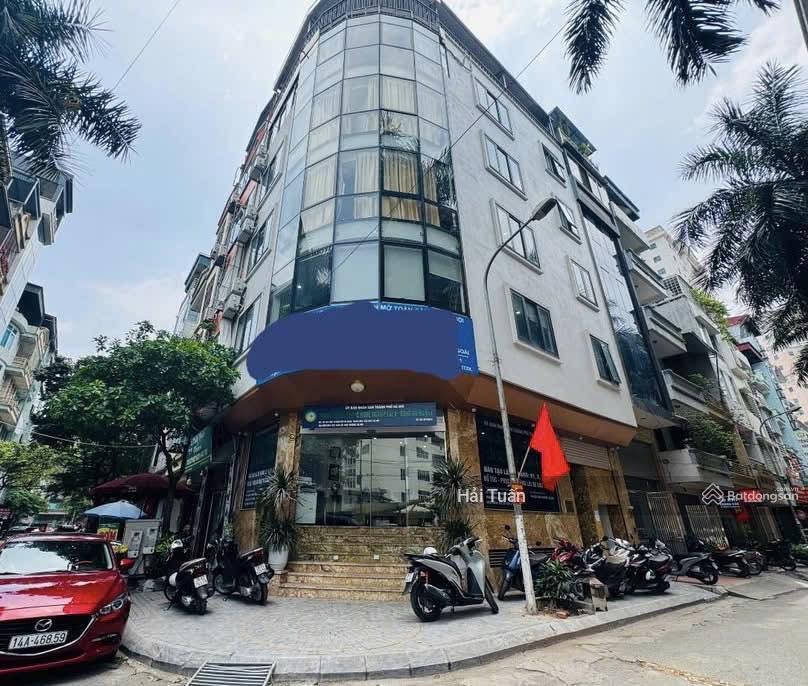 Chính chủ bán nhà hoàng hoa thám dt 180m2, mt 15m, 8 tầng thang máy, lô góc, cho thuê 3 tỷ/năm