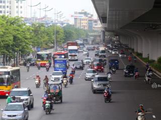 Bán nhà chính chủ mặt phố phạm văn đồng dt 44m2, mt 3.9m, 6 tầng, cho thuê 360tr/năm, vỉa hè 7m