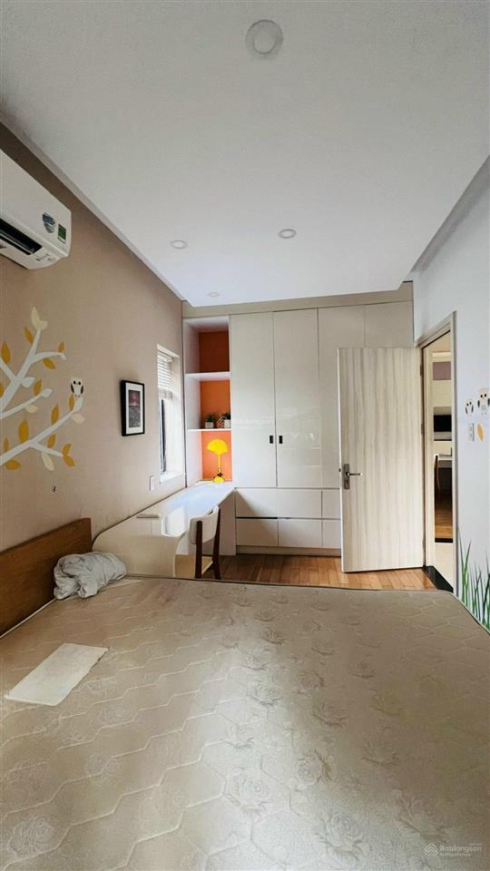 Cho thuê biệt thự vườn camellia có 4pn 3wc, nhà có nội thất giá 25tr/tháng, đầy đủ tiện ích, mát mẻ