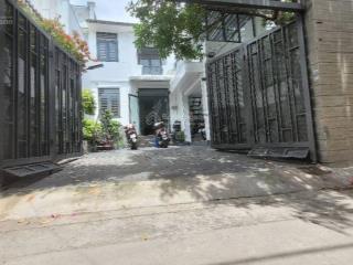 Biệt thự võ văn kiệt, 7x20m, cách quận 1 chỉ vài phút xe máy