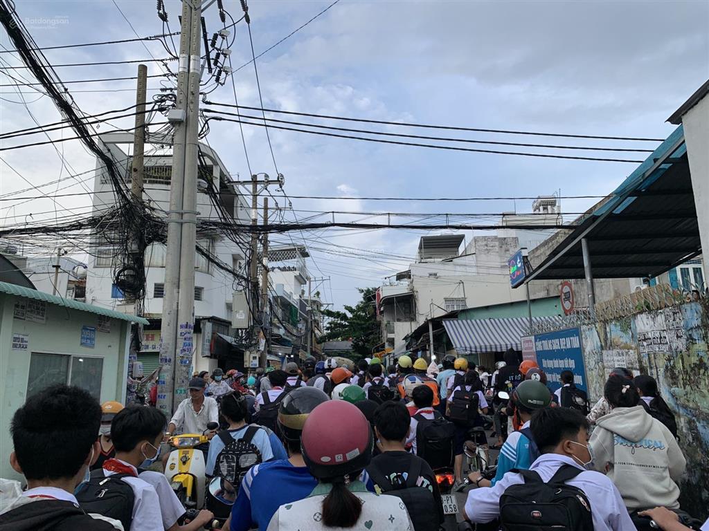 Nhà mặt tiền chung thị minh  ht31 dt 4,5x20m, 3 tấm, ngay cổng sau thcs nguyễn huệ