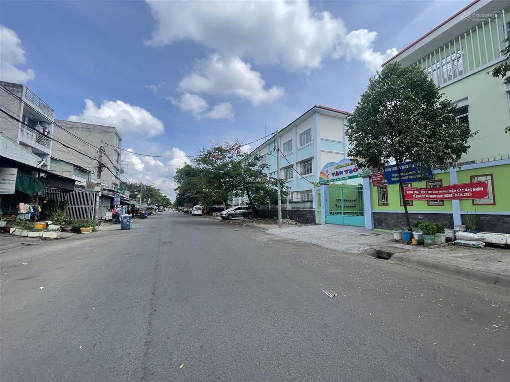 Lô đất mtnb khu dân cư gần công viên, trường học dt 100m2 nhà cấp 4 giá 5.2 tỷ