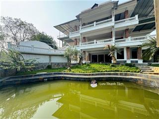 Bán biệt phủ hoà sơn  lương sơn  hoà bình.
diện tích sổ đỏ hơn 1200m.diện tích thực tế 1500