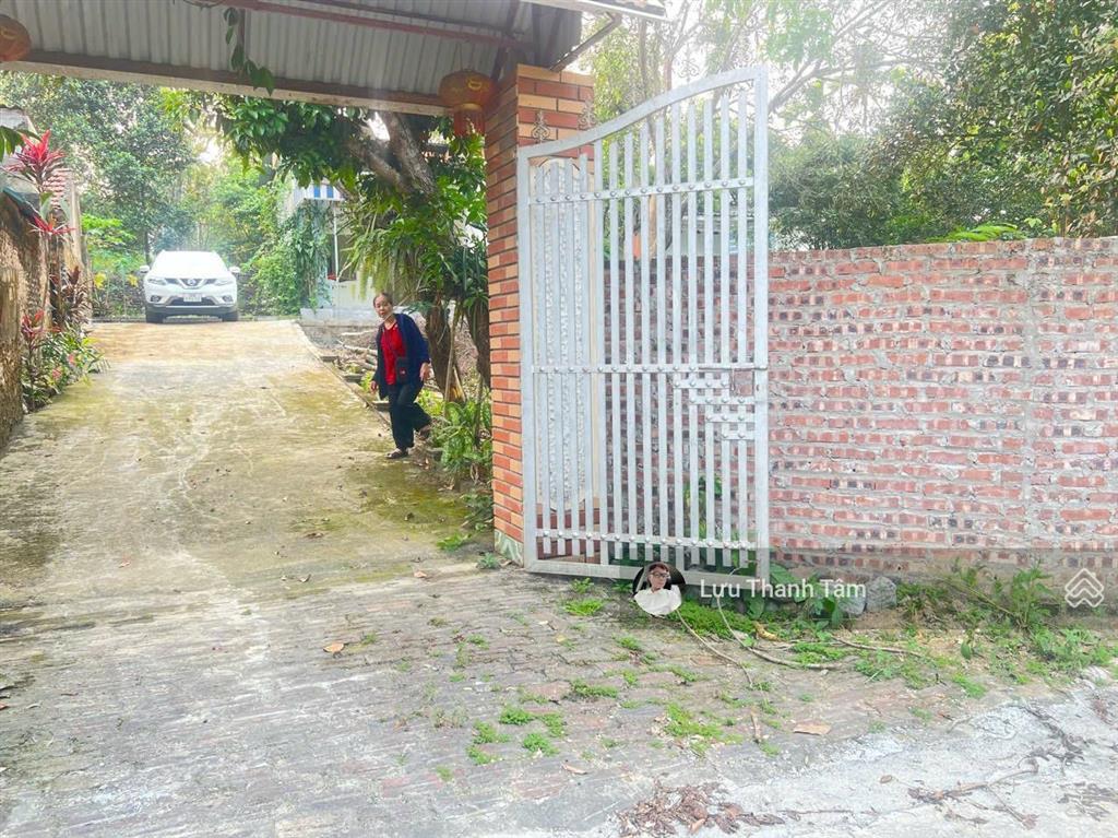 Bán lô đất tại lâm sơn lương sơn hòa bình 512m2 / 400m2, sẵn nhà mái bằng đầy đủ tiện ích