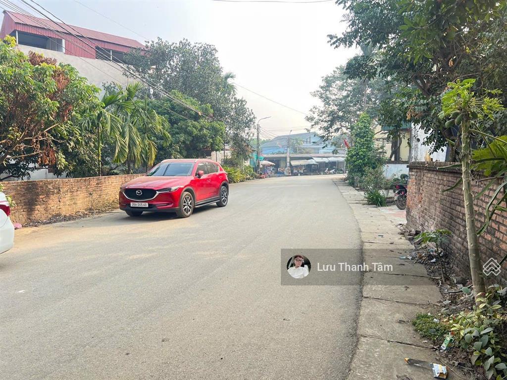 Cần bán lô tiềm năng trung xã hòa sơn lương sơn hòa bình 135m2 có 60m2 thổ cư bám đường aphan
