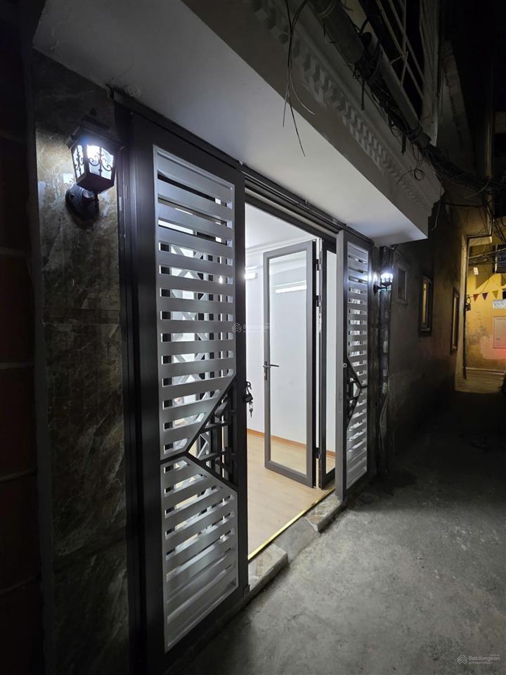 Cực hiếm trong phân khúc 5 tầng xã đàn 2 cách ô tô tránh 20m, giá 7.5 tỷ