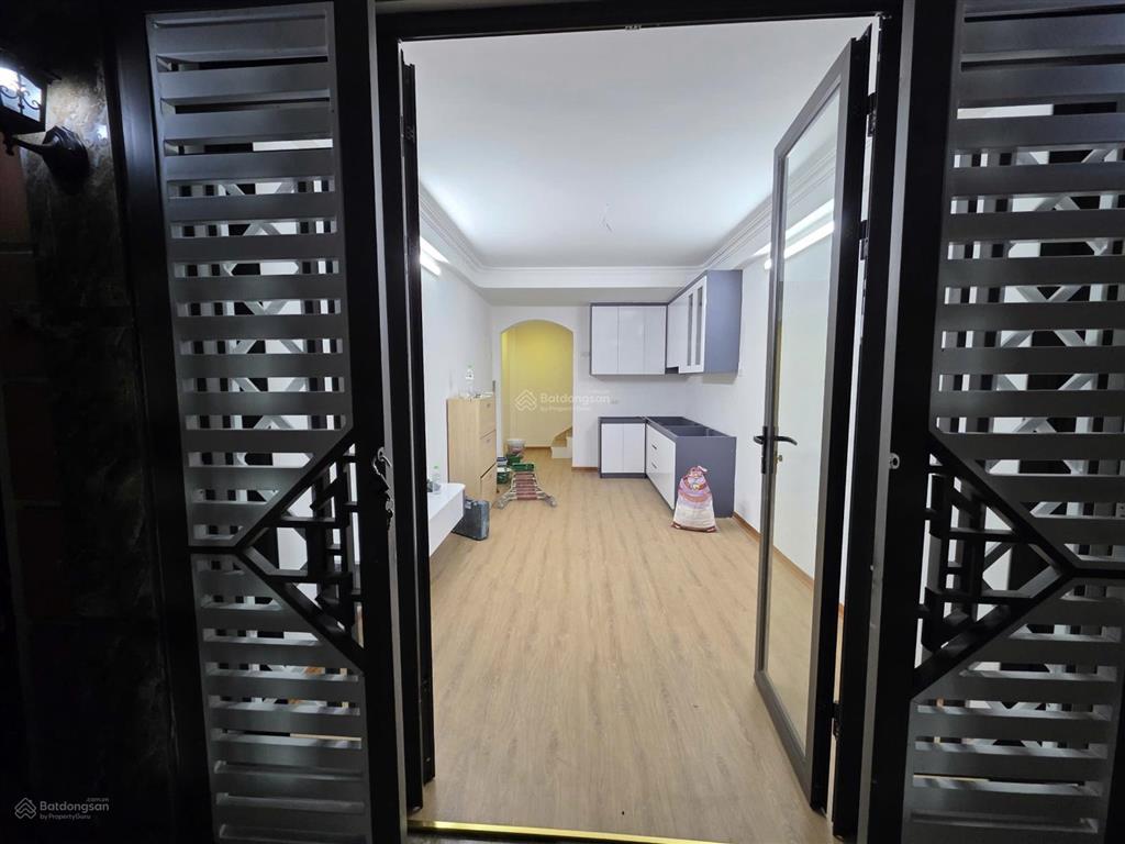 Cực hiếm trong phân khúc 5 tầng xã đàn 2 cách ô tô tránh 20m, giá 7.5 tỷ