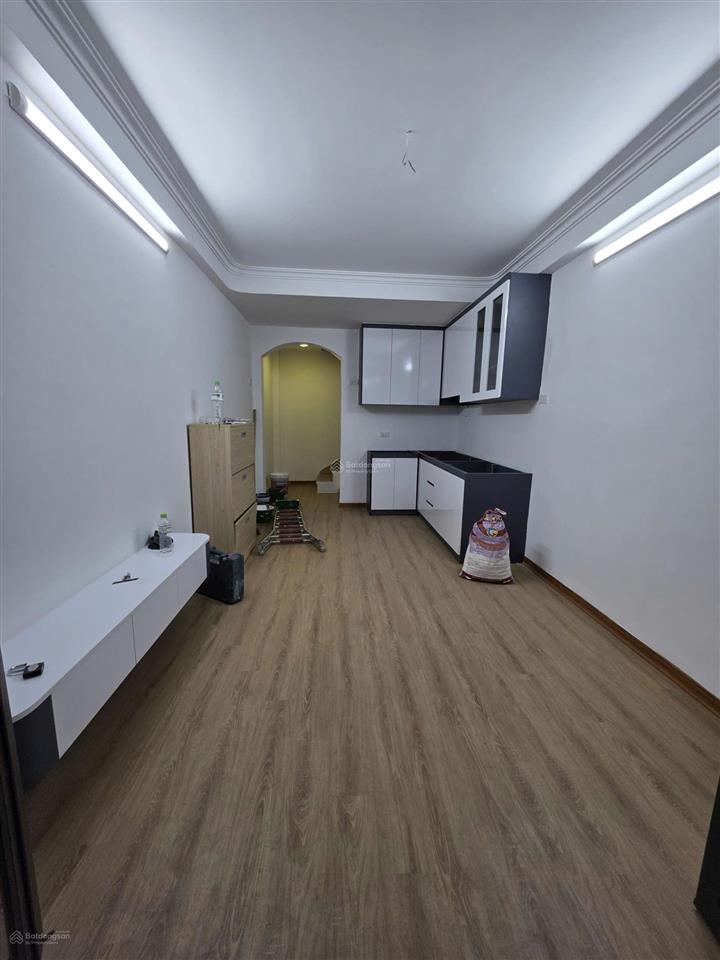 Cực hiếm trong phân khúc 5 tầng xã đàn 2 cách ô tô tránh 20m, giá 7.5 tỷ