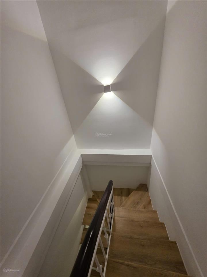 Cực hiếm trong phân khúc 5 tầng xã đàn 2 cách ô tô tránh 20m, giá 7.5 tỷ