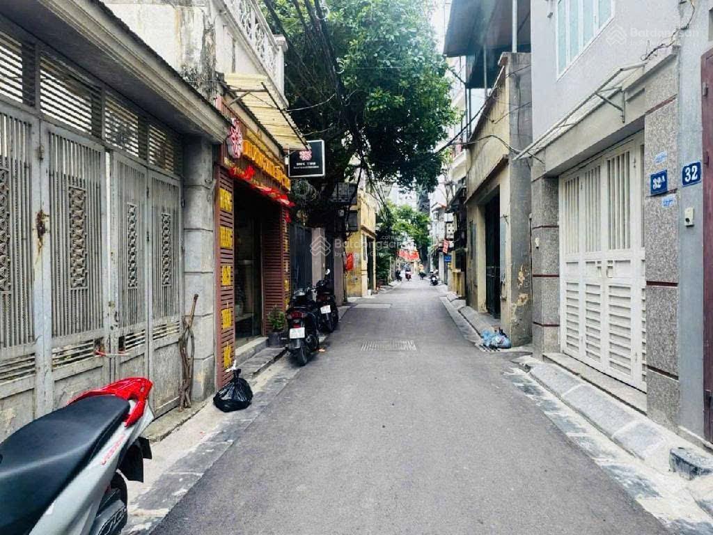 Bán nhà xuân diệu 43m2  7 tầng thang máy  view hồ tây
