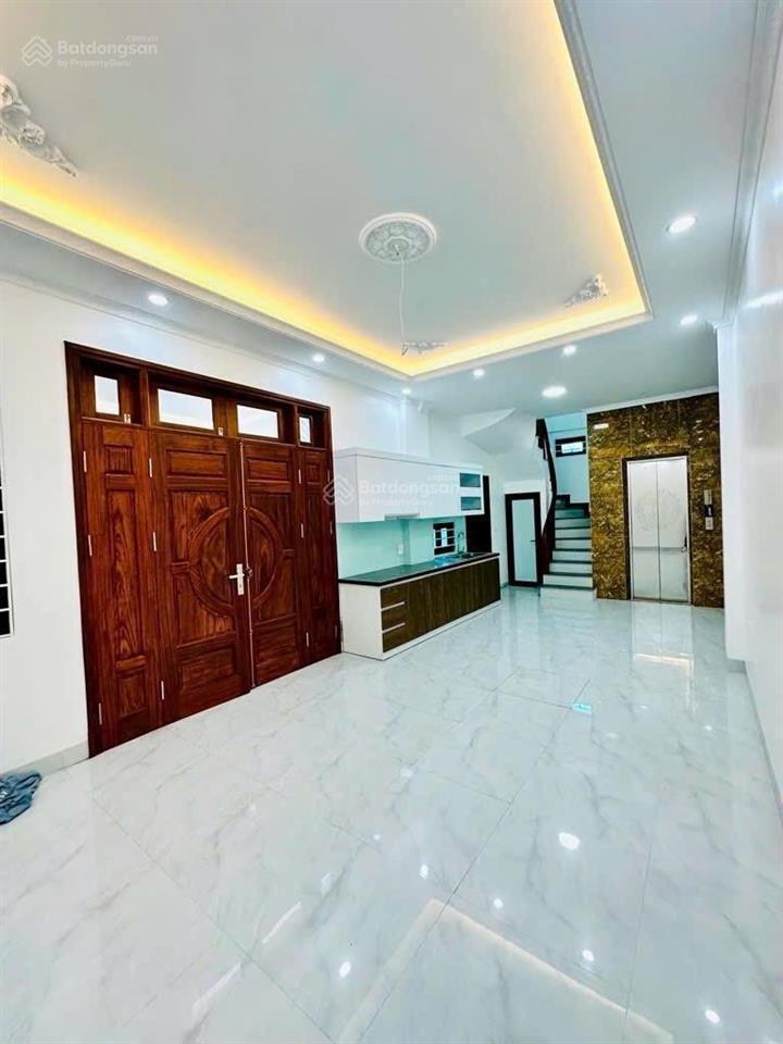 Bán nhà xuân diệu 43m2  7 tầng thang máy  view hồ tây