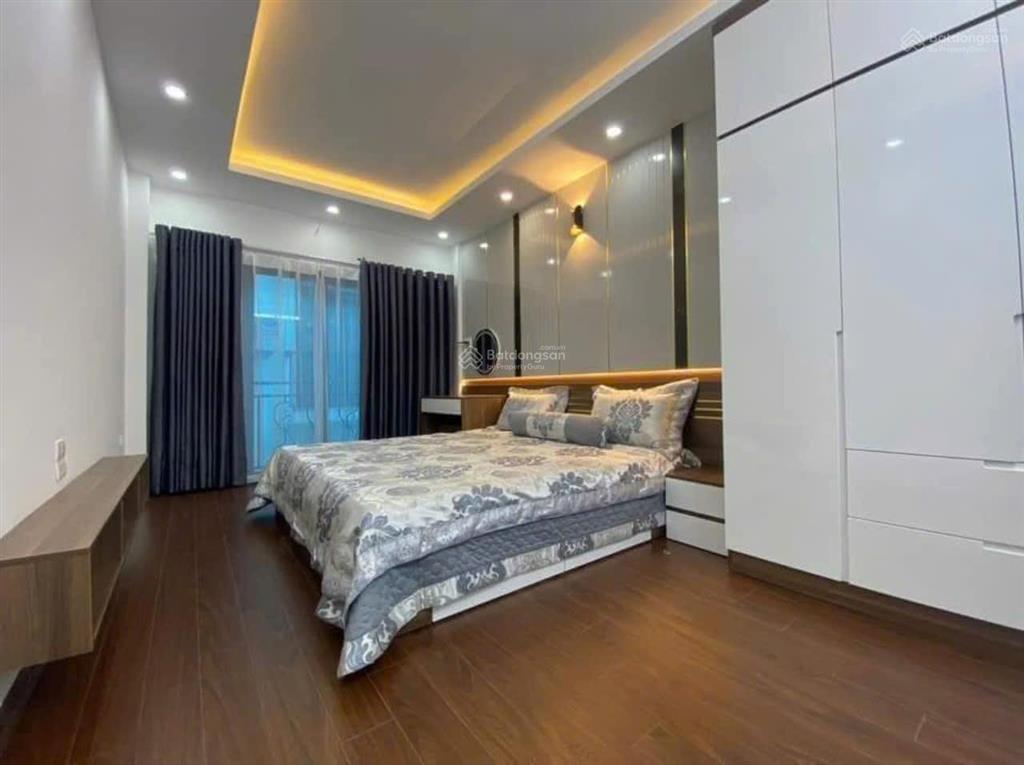 Bán nhà xuân diệu 43m2  7 tầng thang máy  view hồ tây