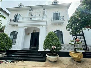 Giảm 10 tỷ, bán biệt thự sân vườn 495m2 (20x25m) đường quốc hương, p thảo điền quận 2, giá 88 tỷ