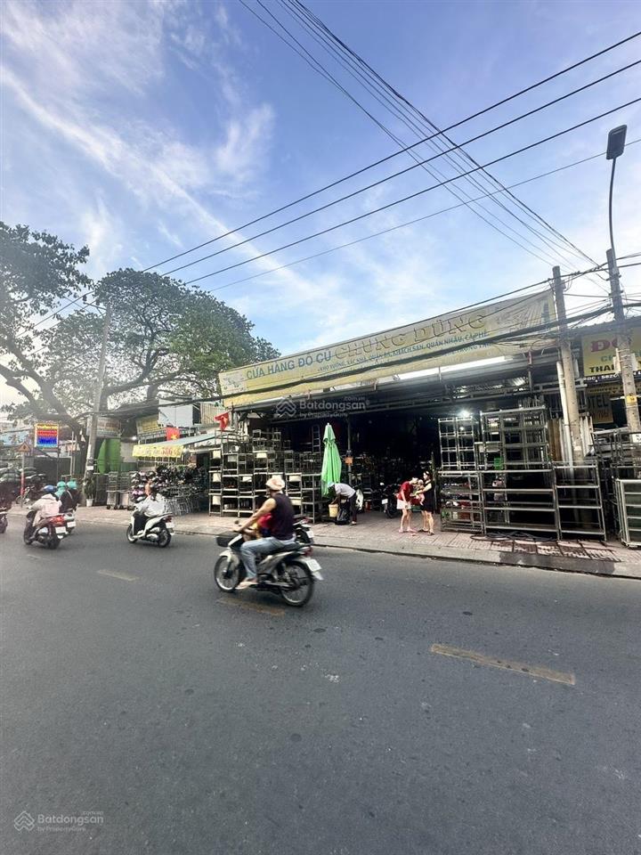 Bán nhà mtkd bình long (gần tân hương) dt 14x50m (700m2) cấp 4 giá 62 tỷ tl