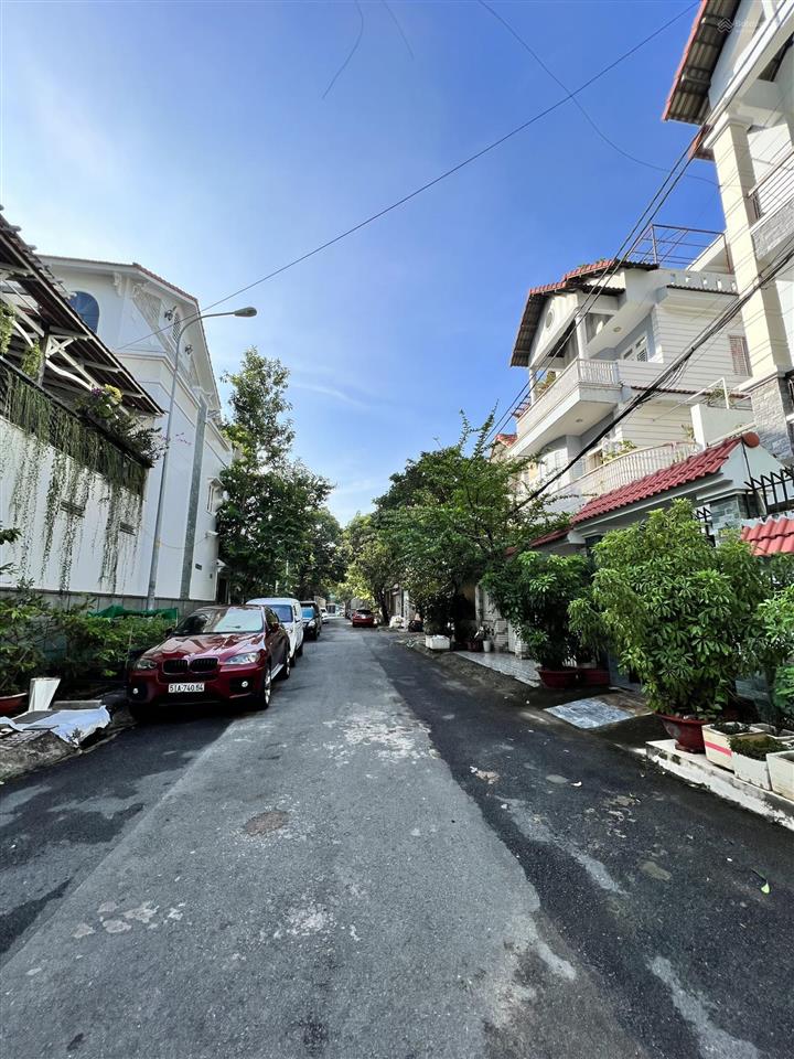 Bán nhà hẻm 10m gò dầu (gần tân sơn nhì) dt 8x26m  2 lầu st  gía 24 tỷ tl