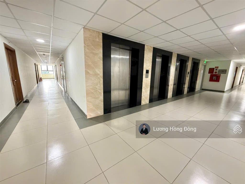 Giảm kịch 600tr chỉ 2.2 tỷ 26 triệu/m2 chung cư hoà bình lô góc 3pn 10.5x9.5m, 84m2  tặng nội thất
