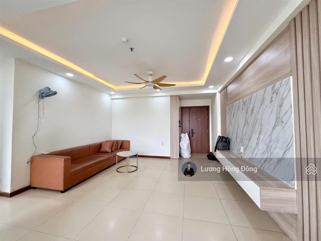 Giảm kịch 600tr chỉ 2.2 tỷ 26 triệu/m2 chung cư hoà bình lô góc 3pn 10.5x9.5m, 84m2  tặng nội thất