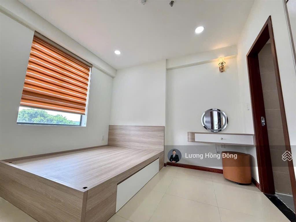 Giảm kịch 600tr chỉ 2.2 tỷ 26 triệu/m2 chung cư hoà bình lô góc 3pn 10.5x9.5m, 84m2  tặng nội thất