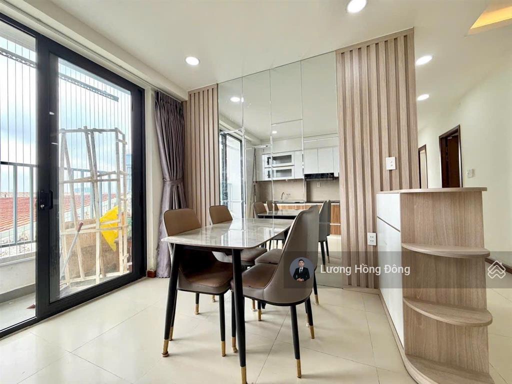 Giảm kịch 600tr chỉ 2.2 tỷ 26 triệu/m2 chung cư hoà bình lô góc 3pn 10.5x9.5m, 84m2  tặng nội thất