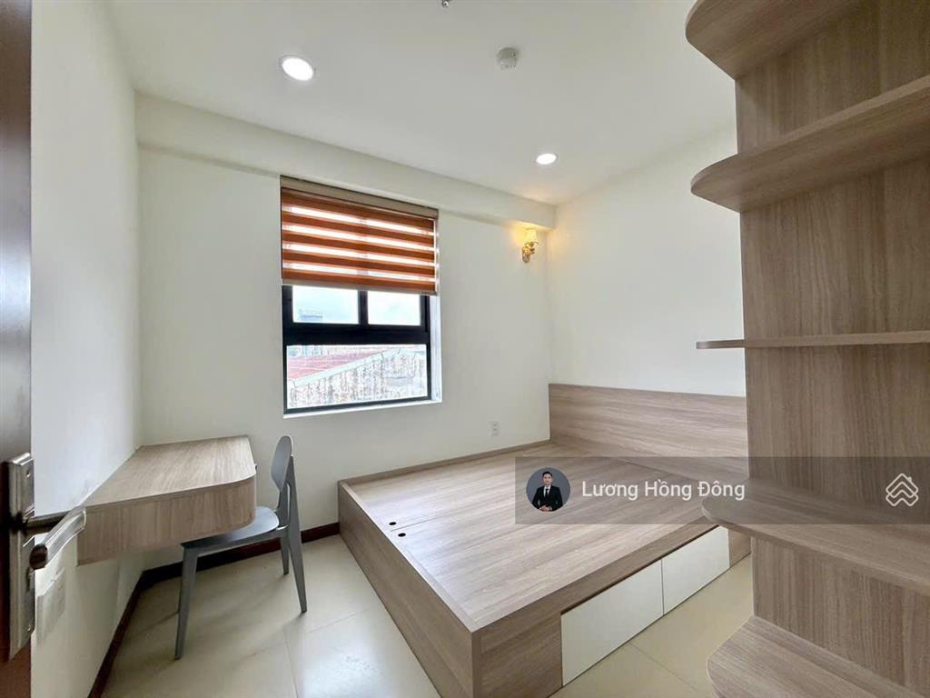 Giảm kịch 600tr chỉ 2.2 tỷ 26 triệu/m2 chung cư hoà bình lô góc 3pn 10.5x9.5m, 84m2  tặng nội thất
