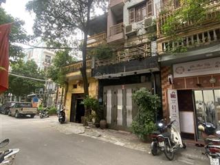 Mặt phố cầu giấy  75m2  xây 3 tầng kinh doanh ô tô vào nhà căn góc cực thoáng