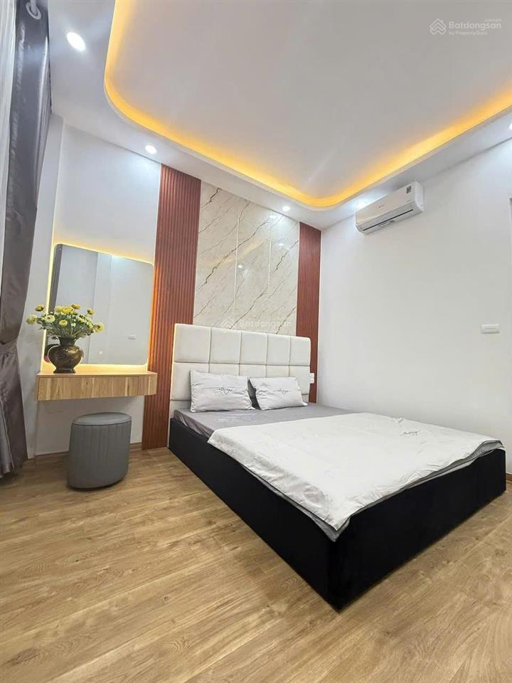 Nhà đẹp cầu giấy  41m2 6 tầng  15m ra ô tô  full nội thất mới đẹp  không quy hoạch  giá tl tốt