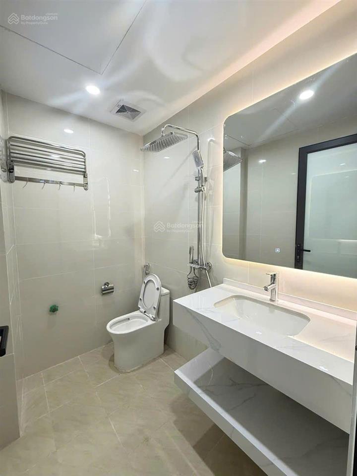 Nhà đẹp cầu giấy  41m2 6 tầng  15m ra ô tô  full nội thất mới đẹp  không quy hoạch  giá tl tốt