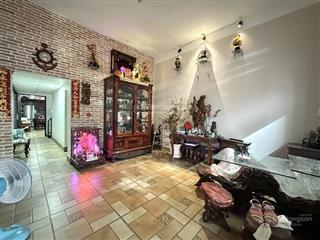 Gấp bán nhà hẻm xe hơi quận 3  72m2 (4 x 18) sổ vuông  gần mặt tiền đường cách mạng tháng 8.