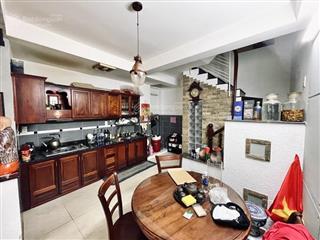 Gấp bán nhà trần quang diệu, quận 3  nhà đẹp 5 tầng ở ngay  sổ đẹp nở hậu 4.2m  dtsd gần 200m2