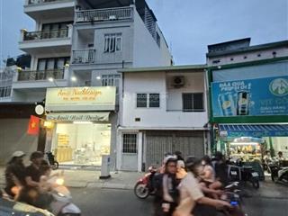 Gấp bán nhà mặt tiền quận 3  52m2 (4.8x11m) sổ vuông  vị trí đắc địa ngay vòng xoay dân chủ