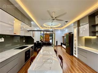 Gấp bán nhà 7 tầng có hầm & thang máy quận 10  đường nhựa trước nhà rộng 10m  ô tô đậu đỗ 24/24