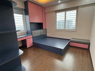 Bán gấp chung cư việt hưng 121m2 tầng cao thoáng mát, sổ đầy đủ lâu dài, gần công viên long biên