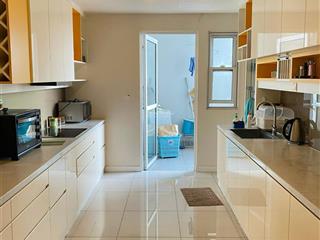 Bán căn hộ 3n 2wc sunrise city quận 7 | căn góc, nội thất cơ bản, sổ hồng, có bãi oto riêng 400tr