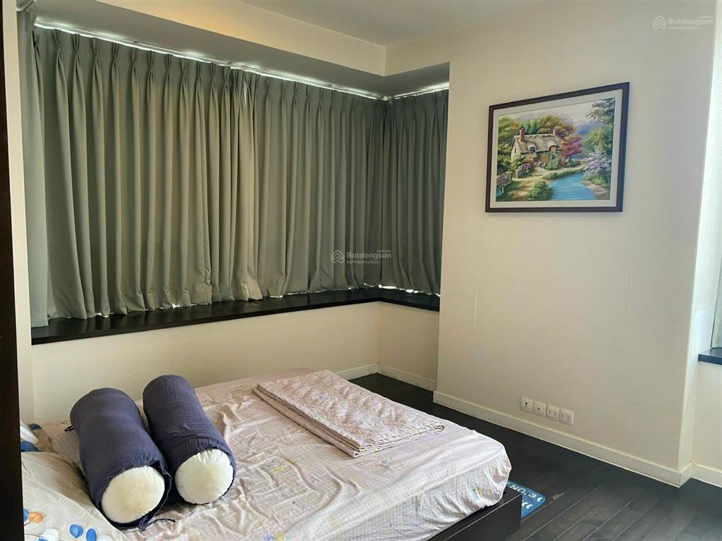 Bán căn hộ 3n 2wc sunrise city quận 7 | căn góc, nội thất cơ bản, sổ hồng, có bãi oto riêng 400tr