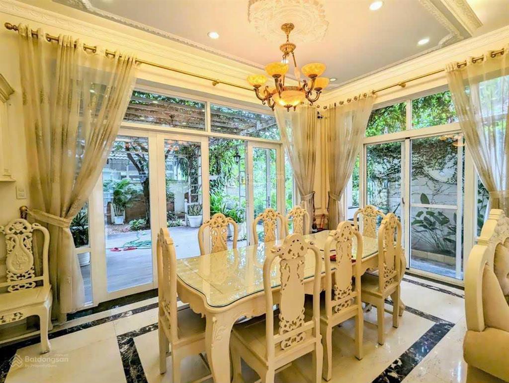 Cho thuê biệt thự đẹp, thiết kế hiện đại phú mỹ hưng, nguyễn văn linh, nguyễn đức cảnh