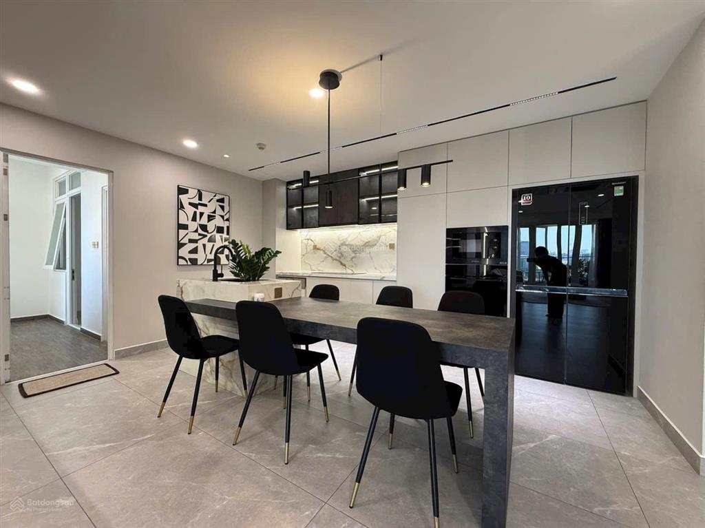 Giá tốt bán nhanh riverside residence, pmh q7. 130m2. view trực diện sông. full nội thất đẹp