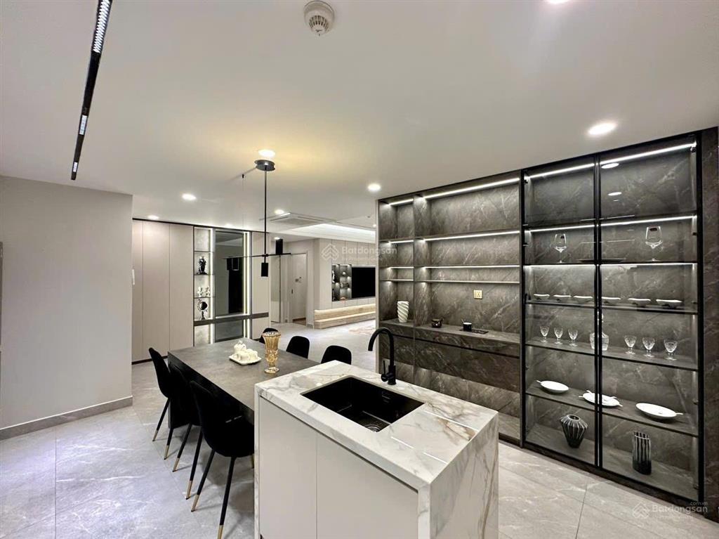 Giá tốt bán nhanh riverside residence, pmh q7. 130m2. view trực diện sông. full nội thất đẹp