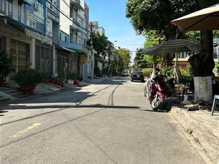 Hiếm lô đất dương quảng hàm ngay công viên gò vấp hẻm 10m ngang 5.6 dài 15 gía 9 tỷ tl