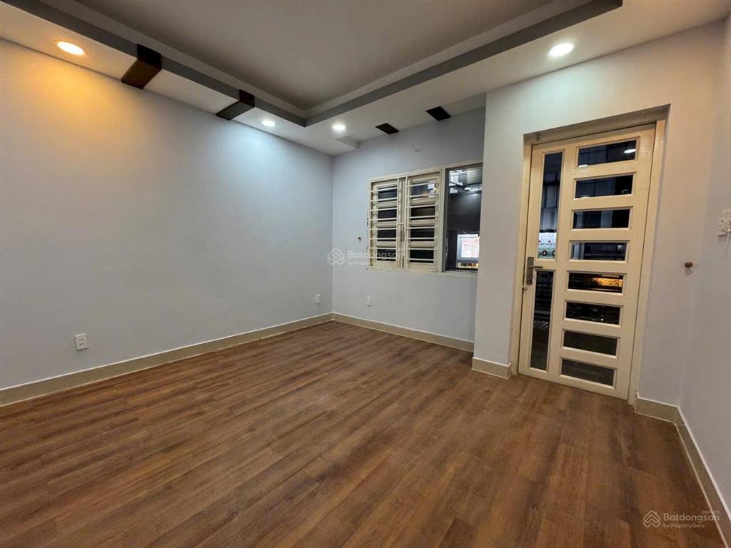 Bán nhà 3 tầng mặt tiền phan văn trị ngay tttm sài gòn mall dt 4,2x17m, gía chỉ 15tỷ tl p.10 gò vấp