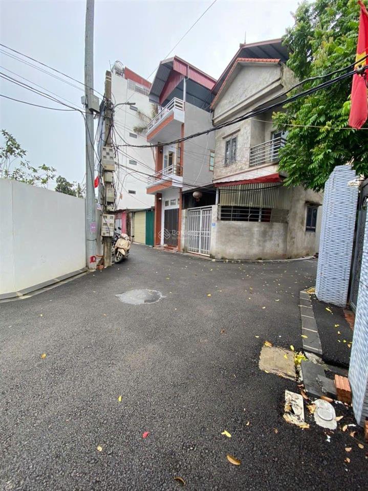 Bán nhà rẻ 3 tầng nguyên khê cách 50m ra đường trục chính, cách 150m ra đường ql3 đường thông