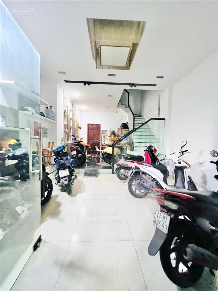 Bán nhà chdv 4 tầng  khuôn đẹp, diện tích khủng  trần bình trọng giáp bình thạnh