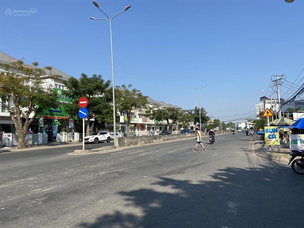 Góc 2mt hiếm đường liên phường, quận 9, tdt 2000m2 thổ cư 1900m2, giá 270tỷ