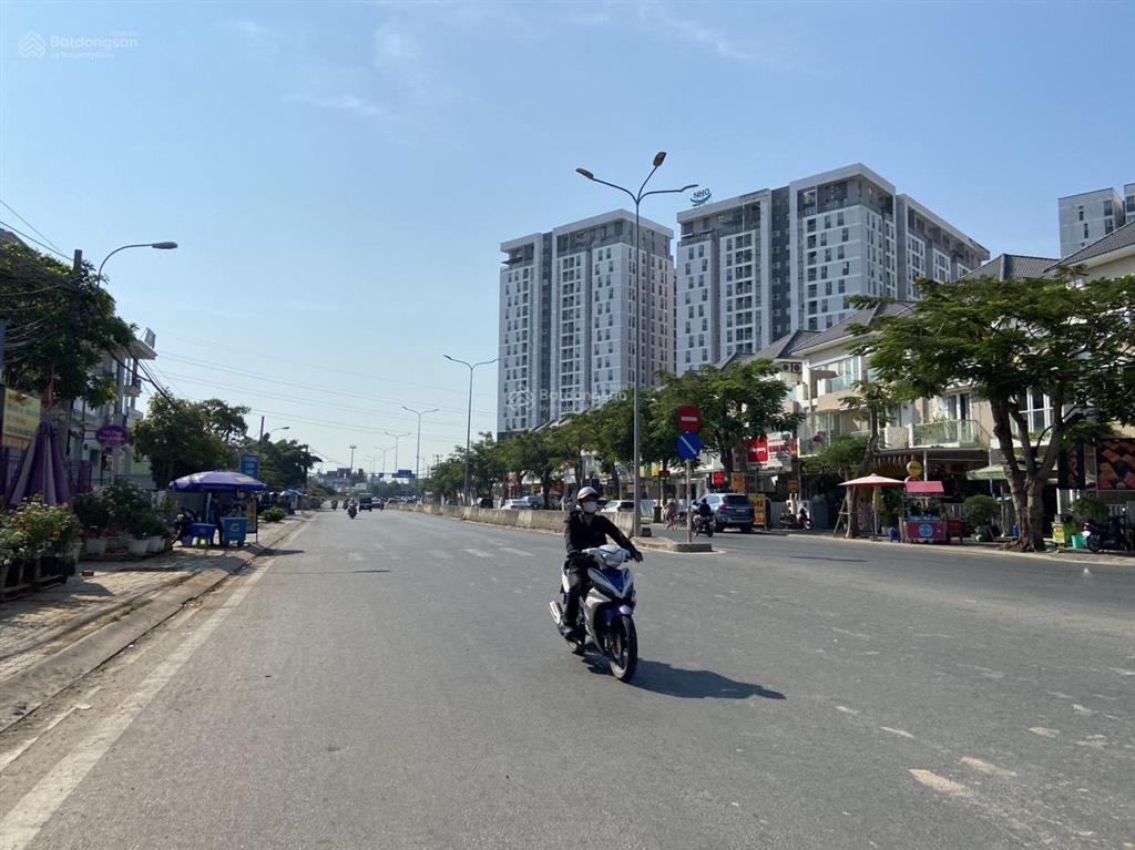 Góc 2mt hiếm đường liên phường, quận 9, tdt 2000m2 thổ cư 1900m2, giá 270tỷ