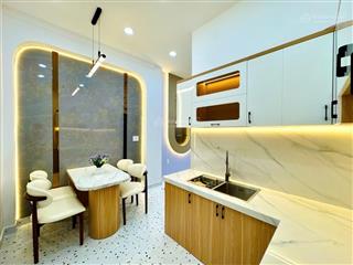 Bán nhà huỳnh văn bánh sát mặt tiền, vuông vức, chỉ 5.25 tỷ tl