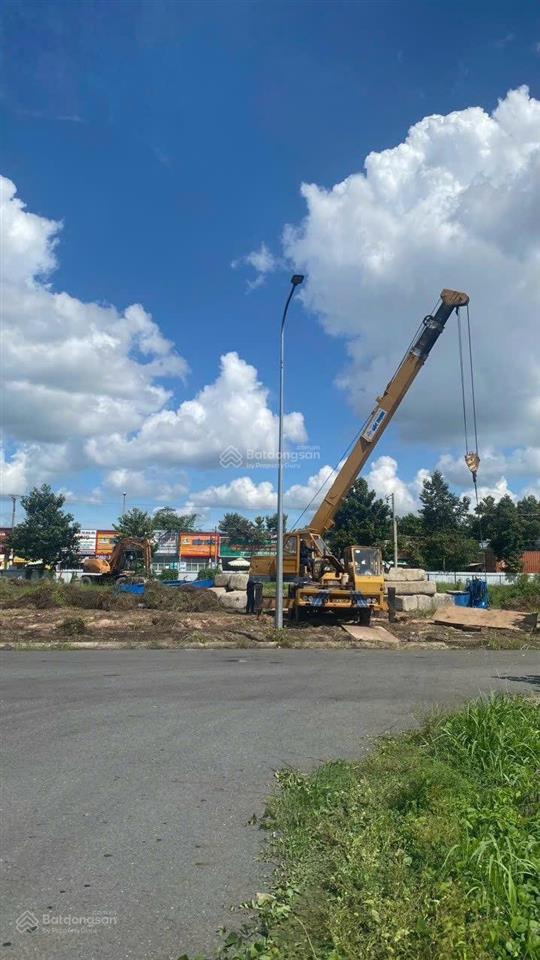 Cần bán lô đất 80m2 đối diện công viên, trường học giá 1.36 tỷ ,  0978 782 ***